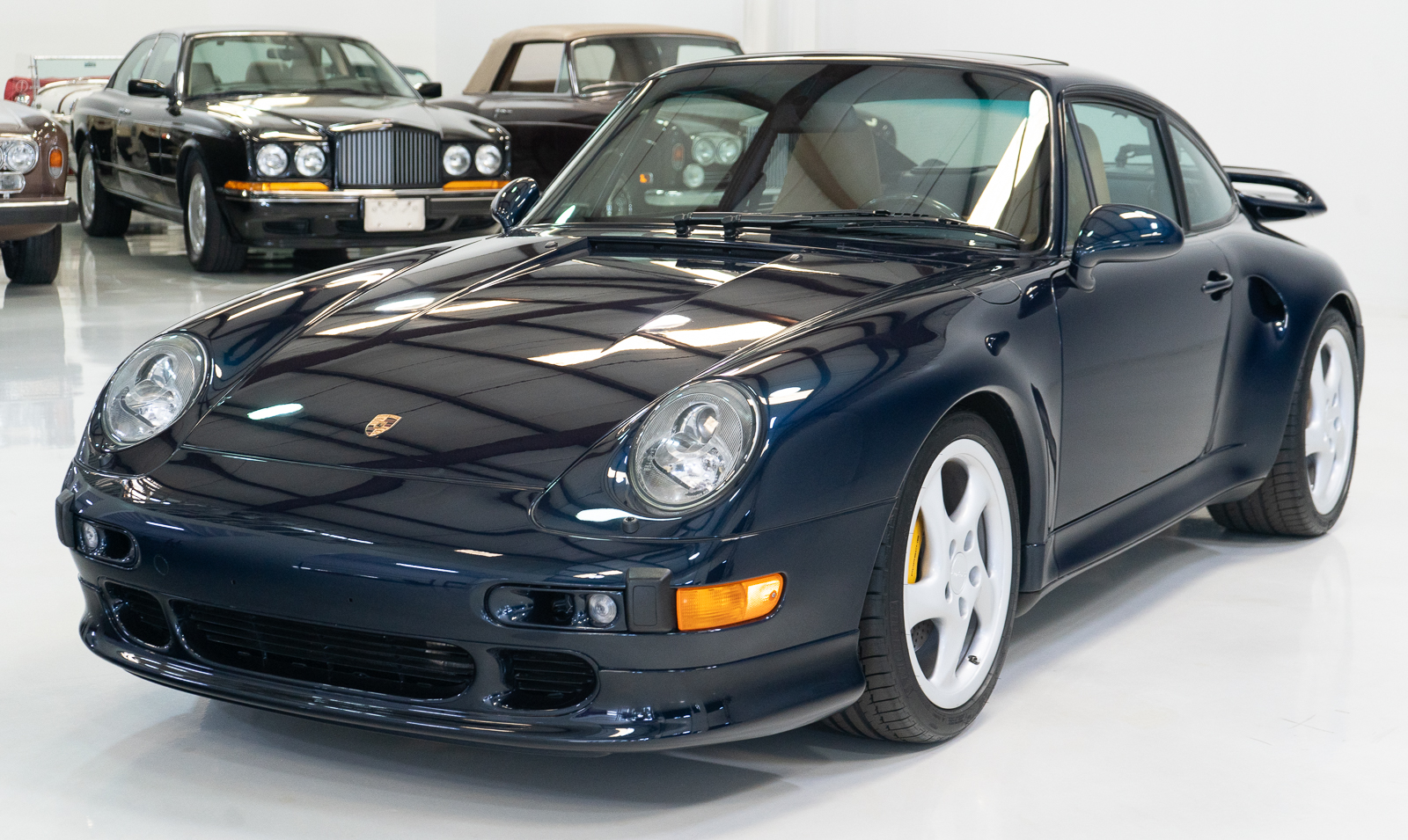 PHOTOS - Cette rare Porsche 911 Turbo S de 1997 vaut une petite fortune